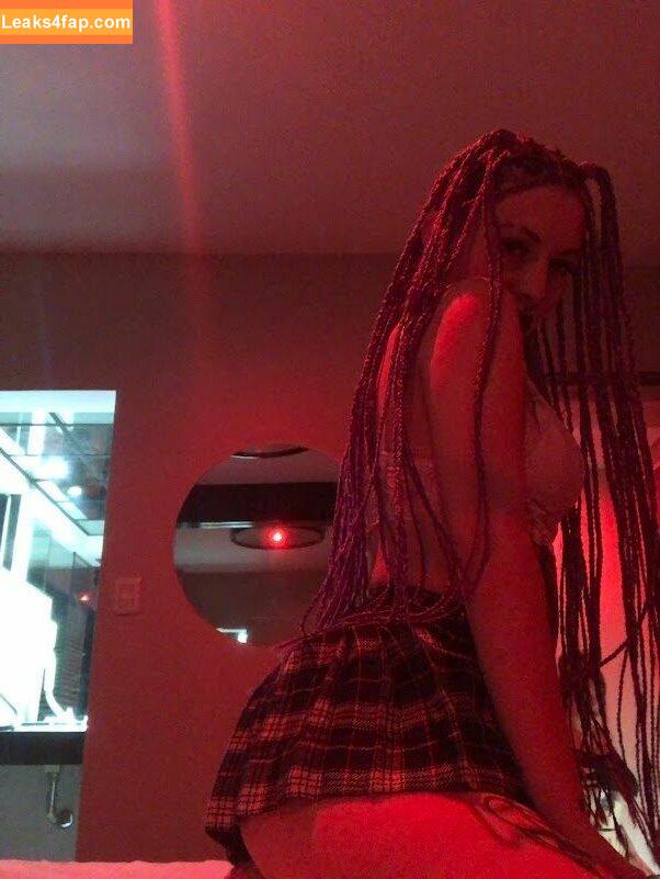 _ninaspurs_ / Putx_caprichosx / arianas.2.0 / itsmekiraperez leaked photo photo #0040