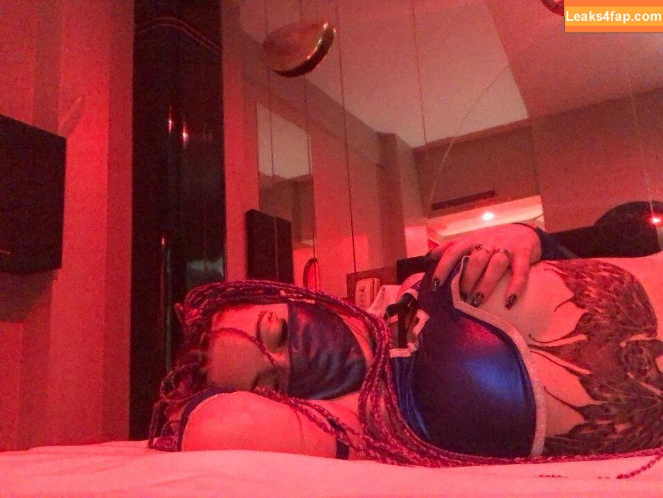 _ninaspurs_ / Putx_caprichosx / arianas.2.0 / itsmekiraperez leaked photo photo #0065