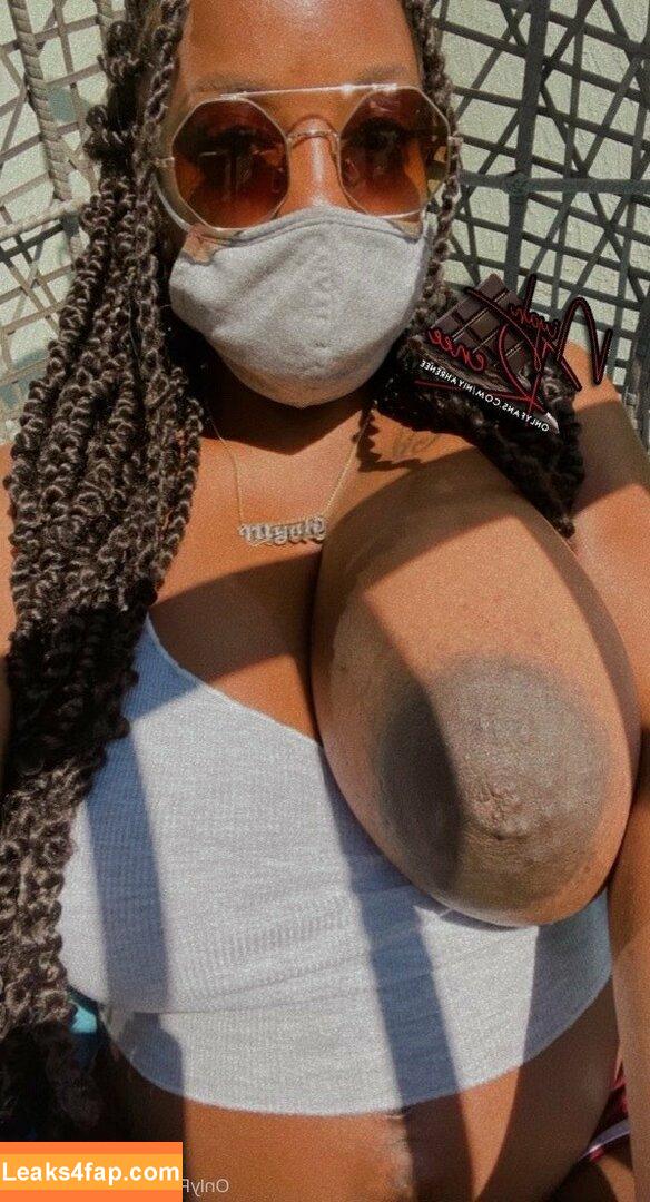 niyahrenee / niyahrenee.xo leaked photo photo #0004