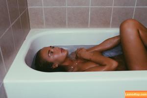 NiykeeHeaton photo #0009