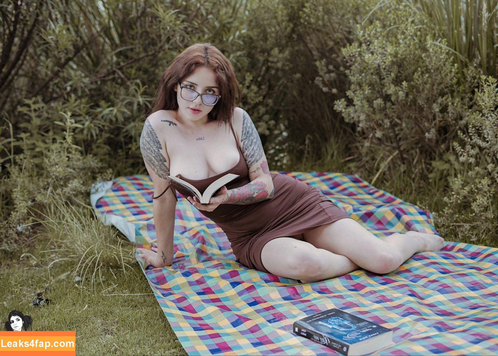 nneveska / Neveska / neveskax / xneveskax leaked photo photo #0018