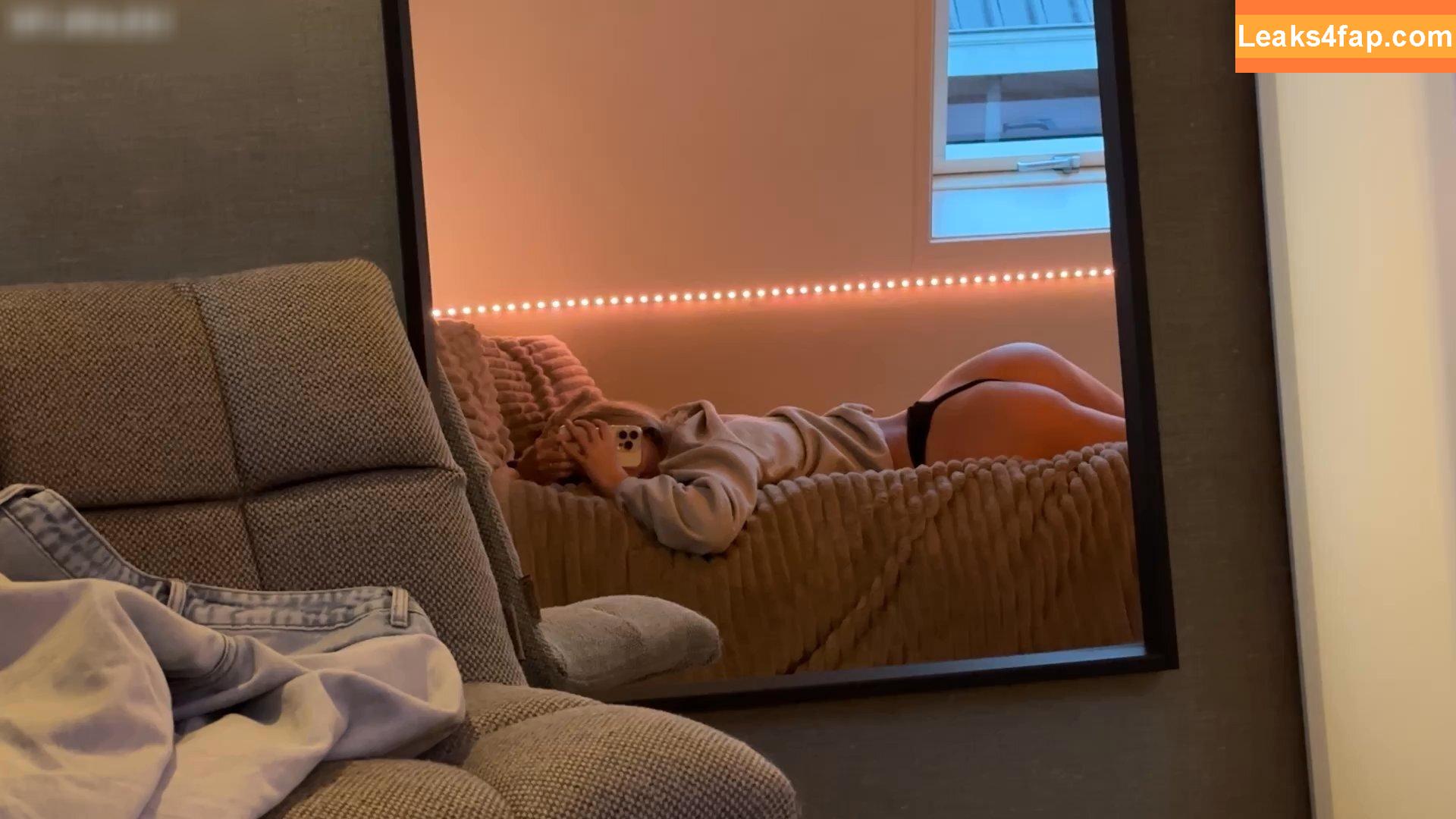 noa.mnk / user leaked photo photo #0127