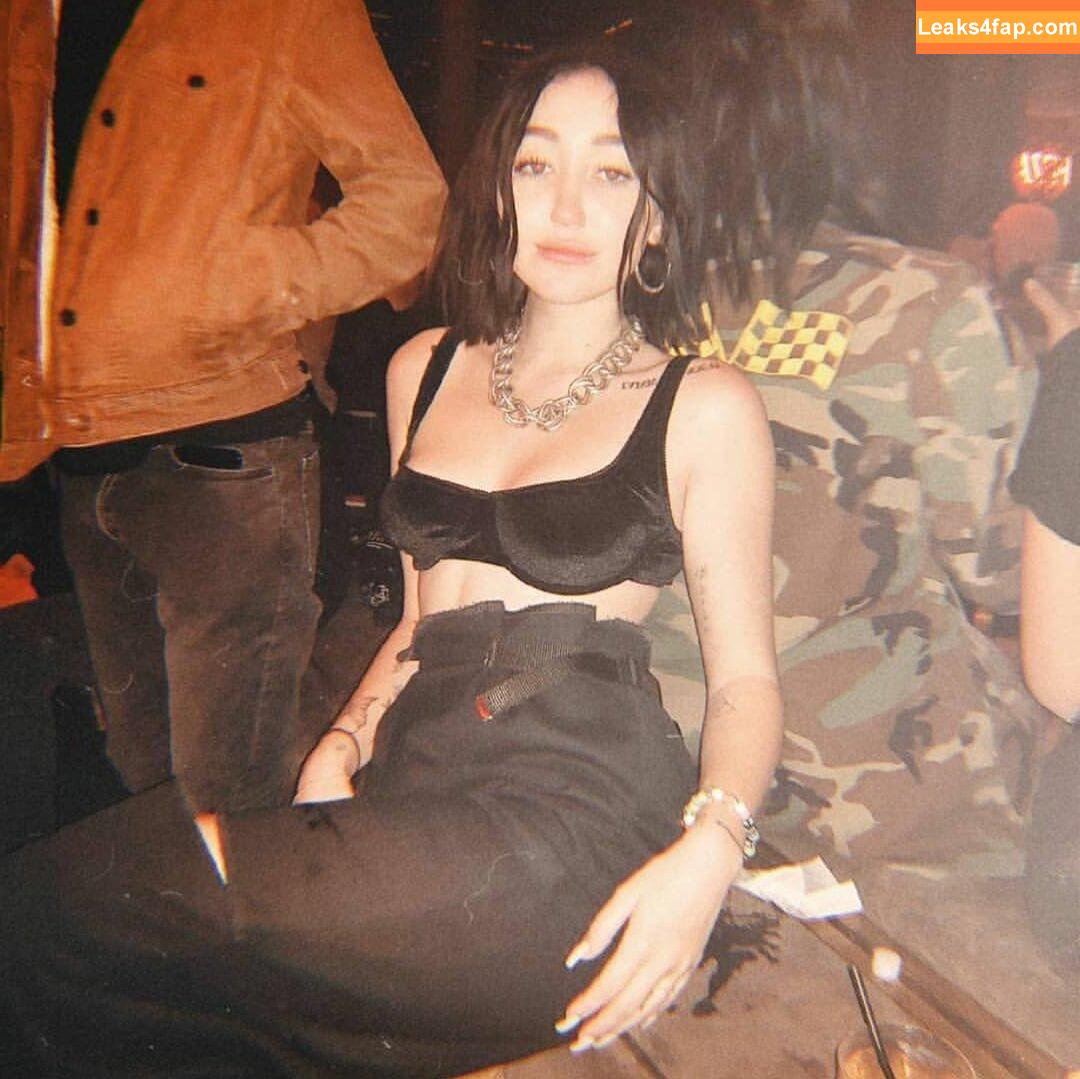 Noah Cyrus / https: / noahcyrus leaked photo photo #0139