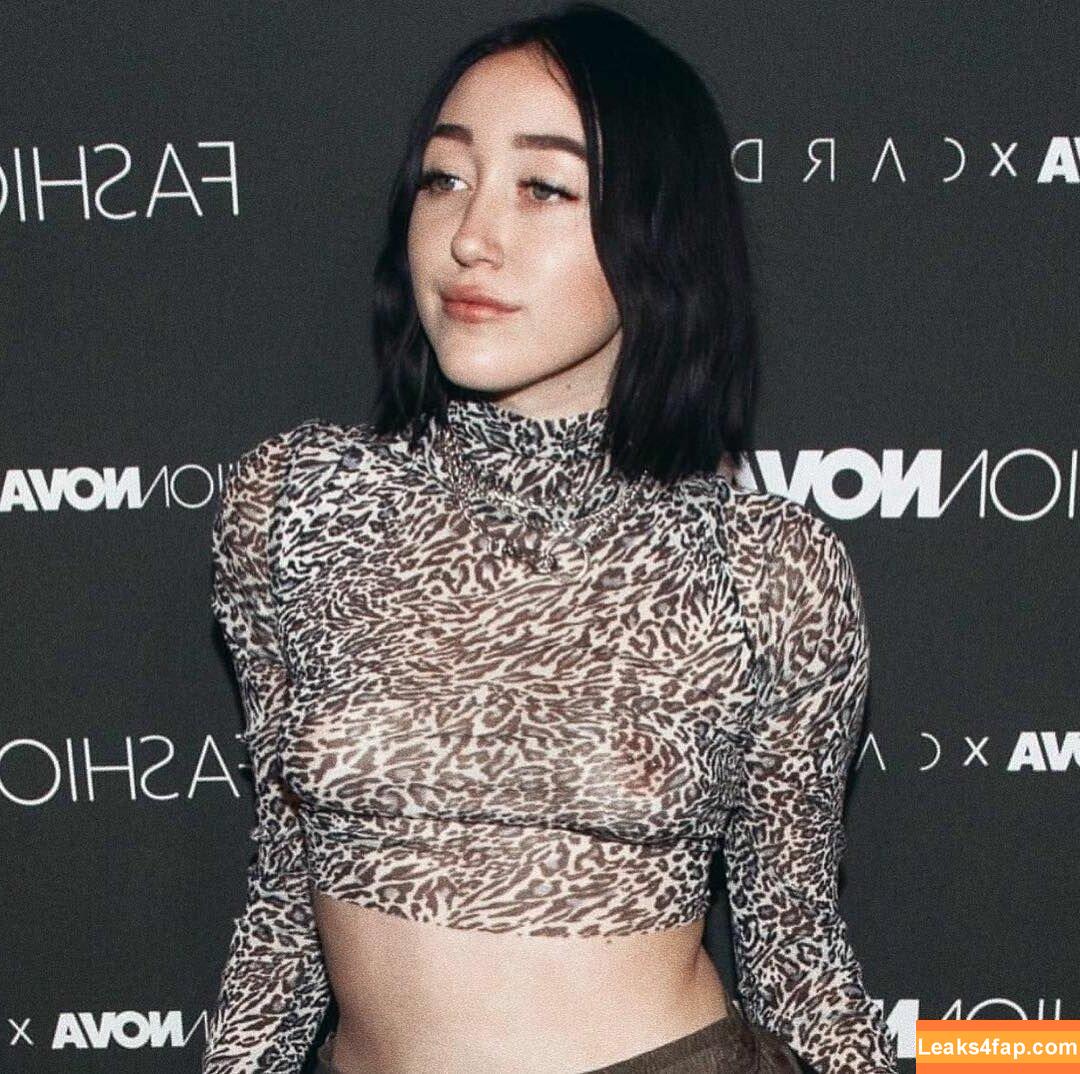 Noah Cyrus / https: / noahcyrus leaked photo photo #0140