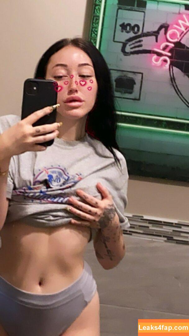Noah Cyrus / https: / noahcyrus leaked photo photo #0145