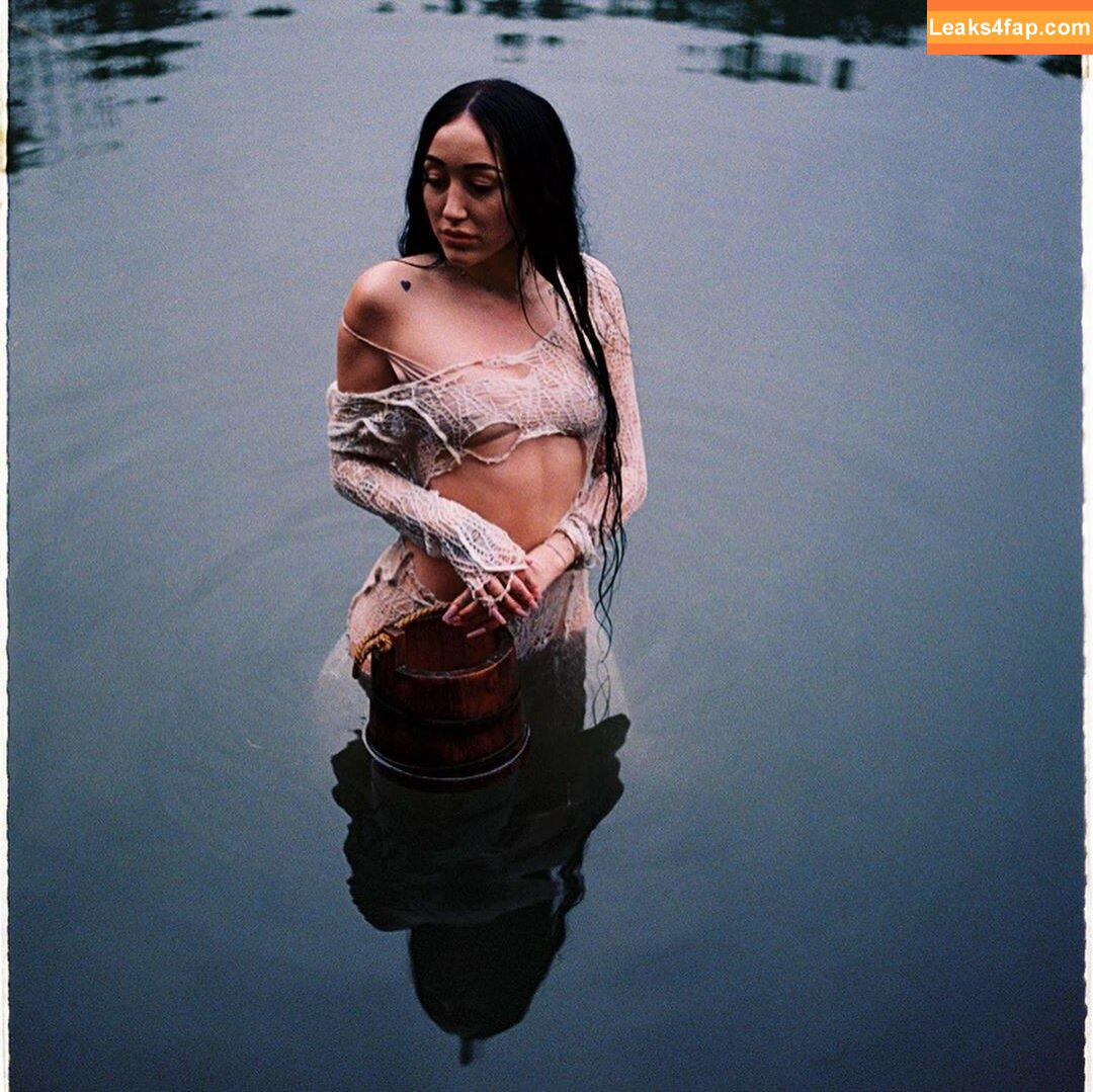Noah Cyrus / https: / noahcyrus leaked photo photo #0159
