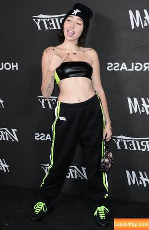 Noah Cyrus photo #0004