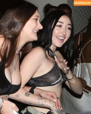 Noah Cyrus photo #0011