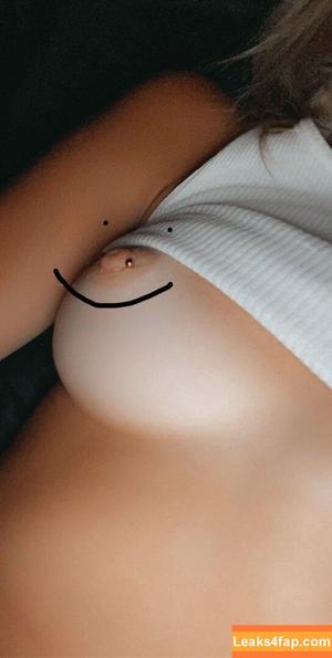 Noah Cyrus photo #0035