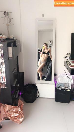 Noah Cyrus photo #0121