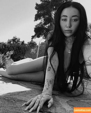 Noah Cyrus photo #0153