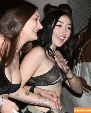 Noah Cyrus photo #0436