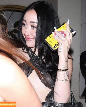 Noah Cyrus photo #0438