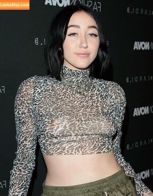 Noah Cyrus photo #0440
