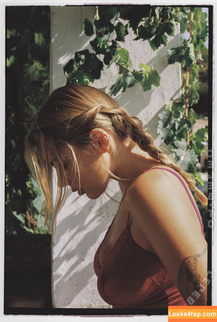Noemie Neuens / noemieneuens leaked photo photo #0244