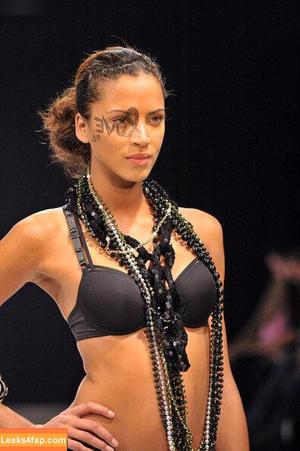 Noémie Lenoir photo #0082