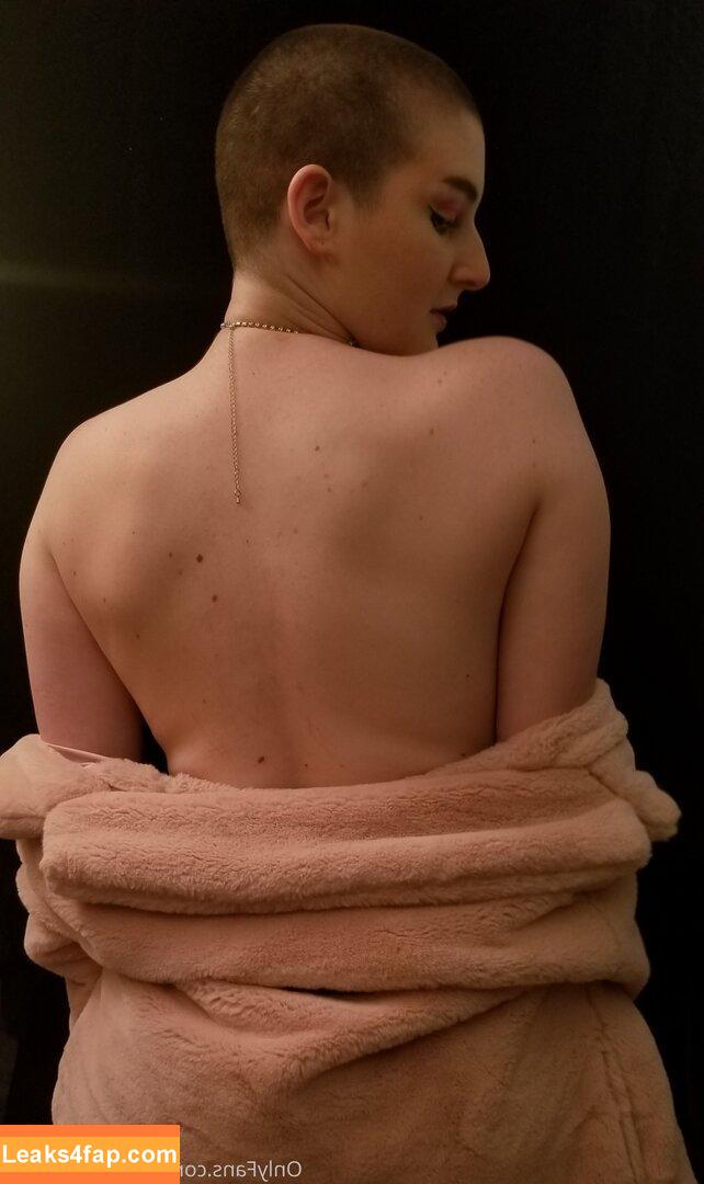 nonbinary-bitch /  leaked photo photo #0014