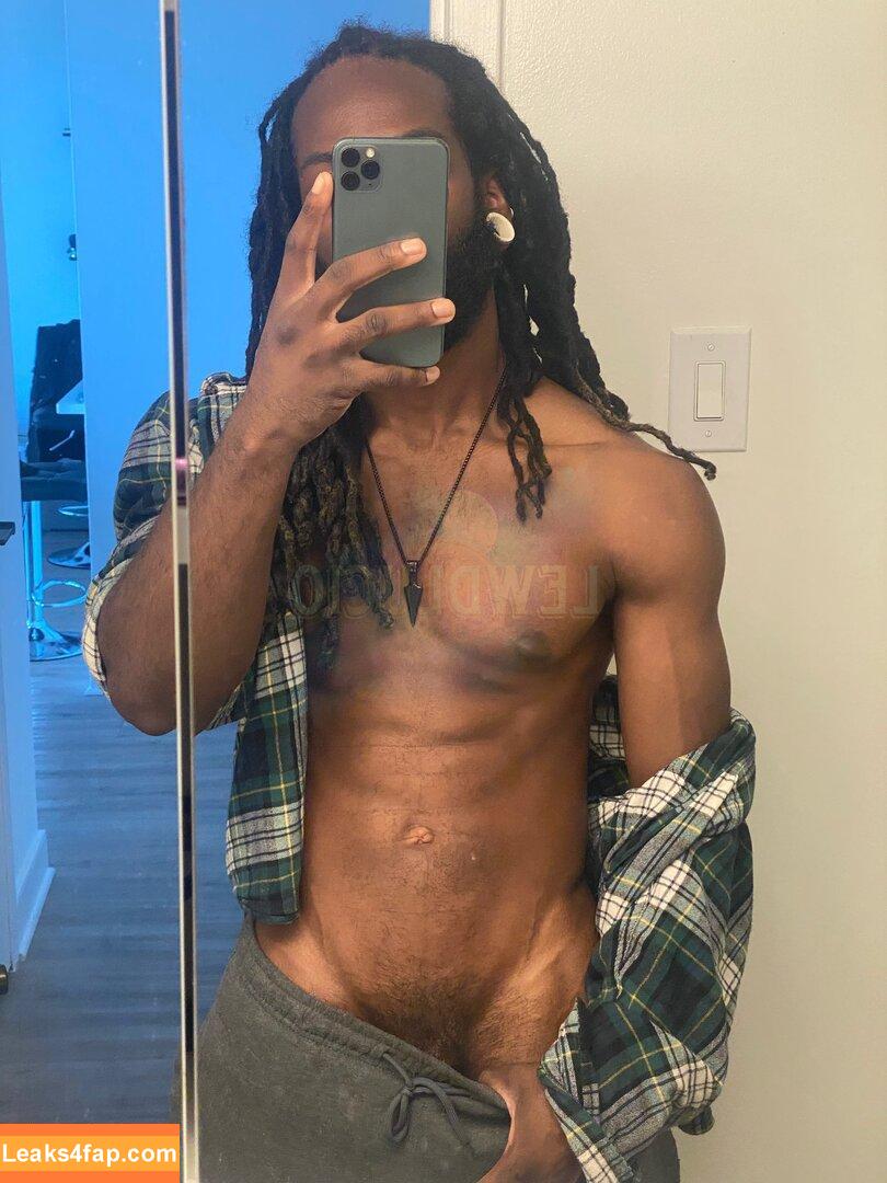 nooblucio /  leaked photo photo #0008
