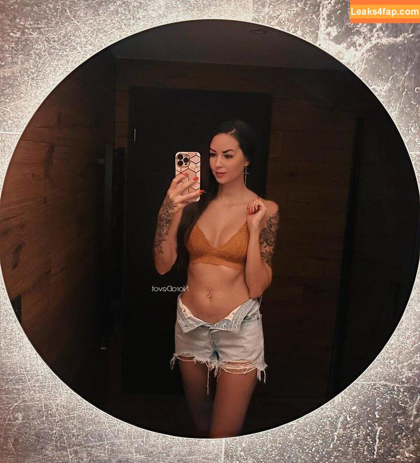 Nora Devot /  leaked photo photo #0005