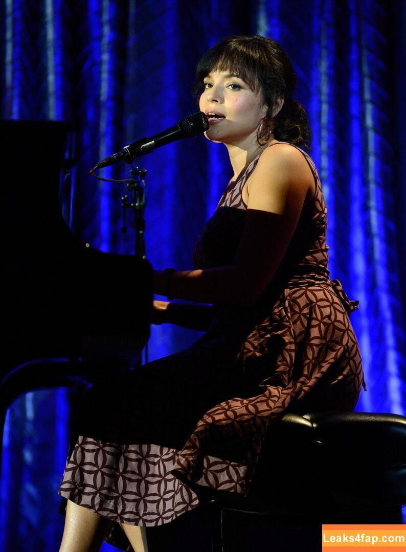 Norah Jones /  leaked photo photo #0011