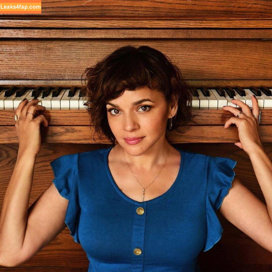 Norah Jones /  leaked photo photo #0018