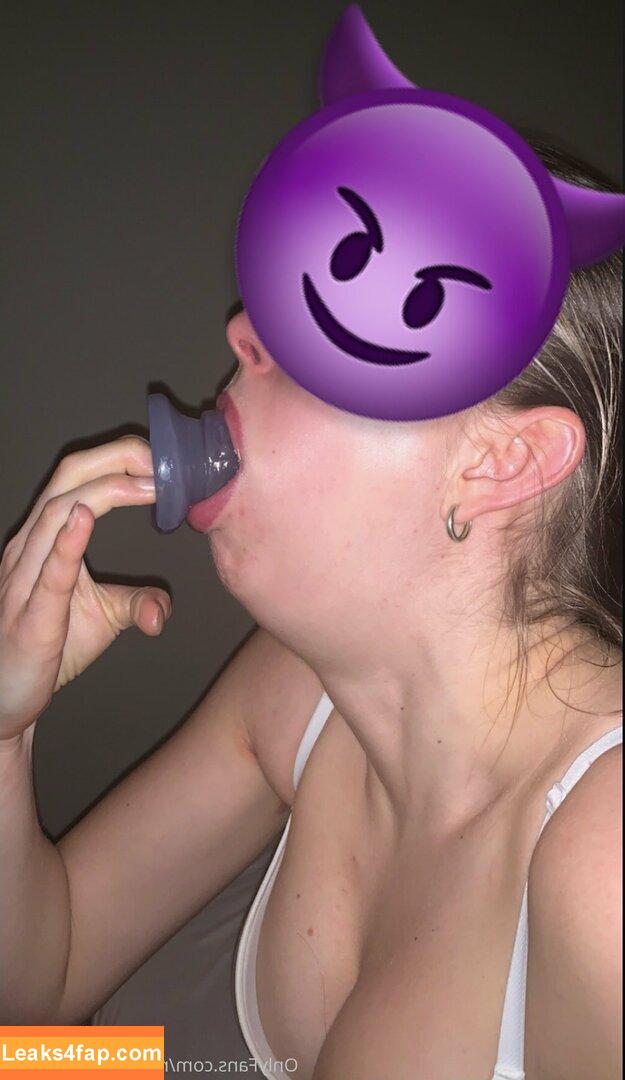 norwegianhotwifey / Norwegianhotwife / emmakrokdal leaked photo photo #0004