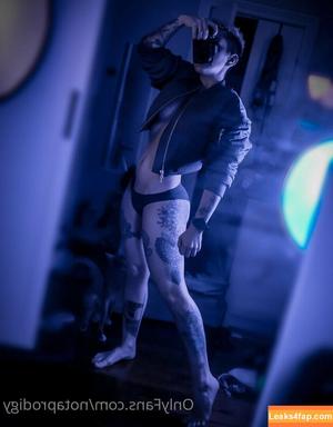 Notaprodigy photo #0003