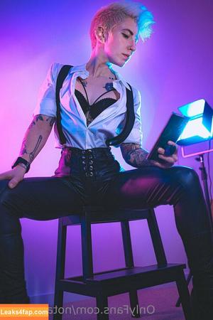 Notaprodigy photo #0171