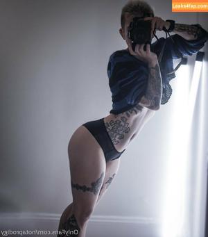 Notaprodigy photo #0338