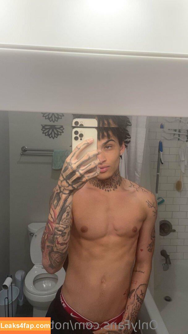 notkbreezo /  leaked photo photo #0025