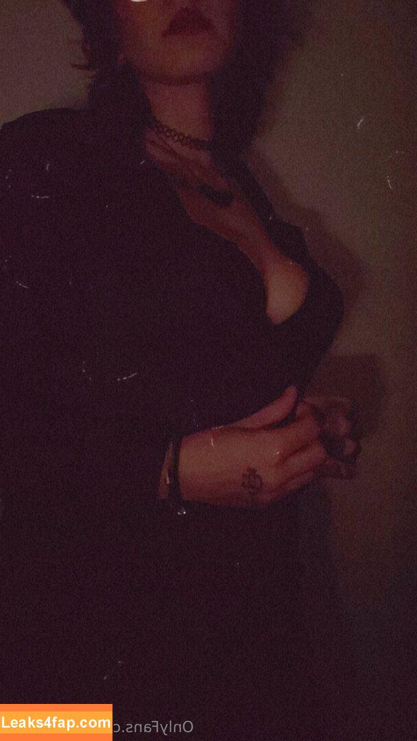 nova.leigh / novaleighthehusky leaked photo photo #0011