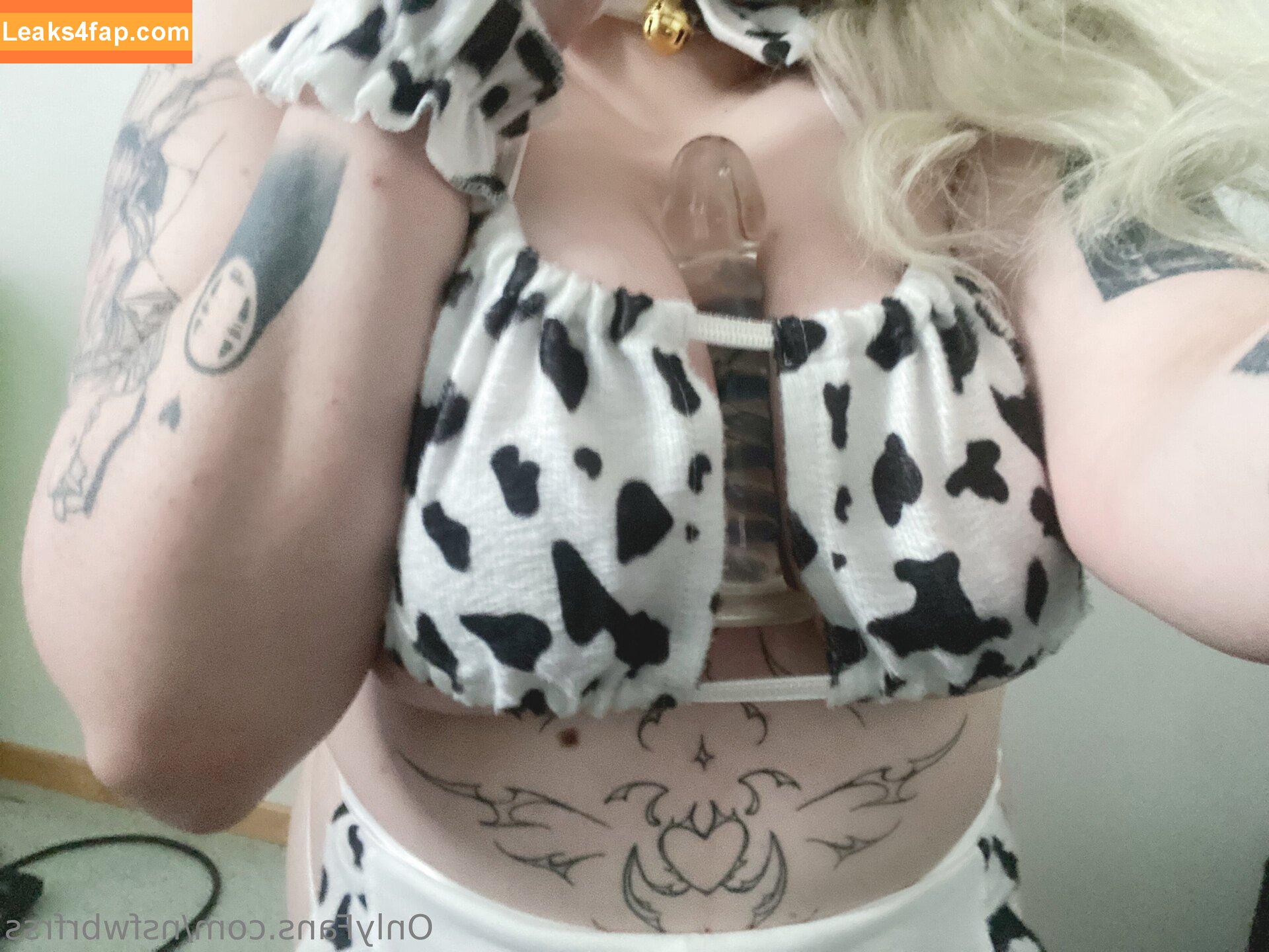 nsfwbrfrss /  leaked photo photo #0002