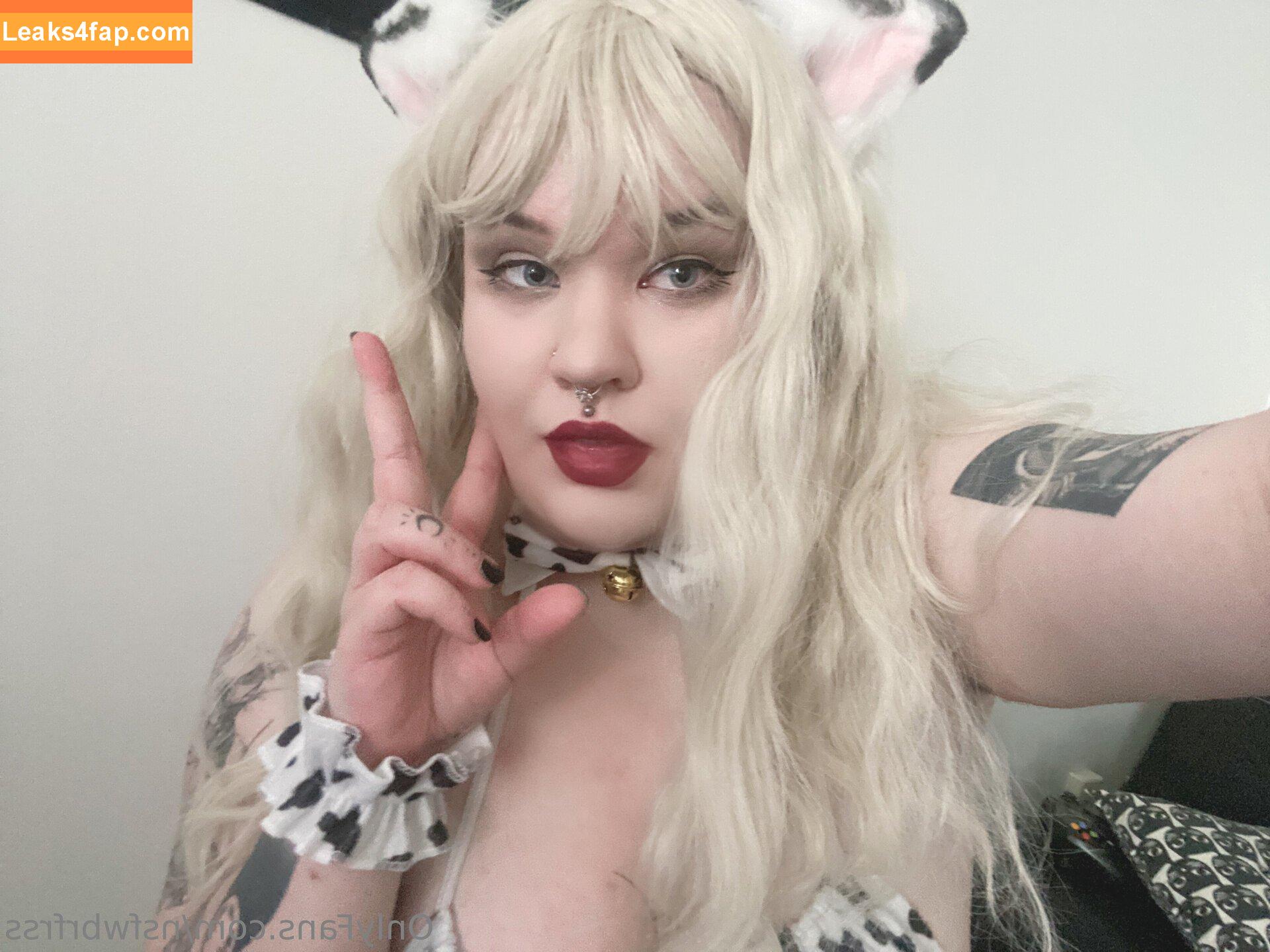 nsfwbrfrss /  leaked photo photo #0004