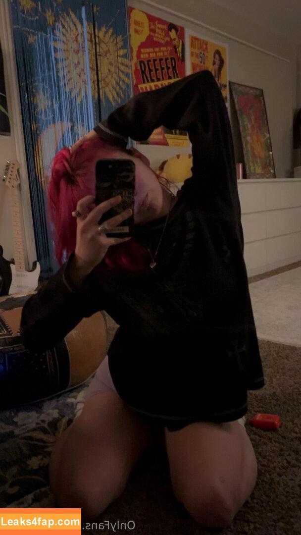 nsfwnikki / nikkiidalessandro leaked photo photo #0029