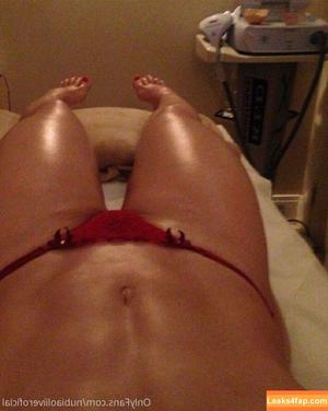 Nubia Oliver photo #0113