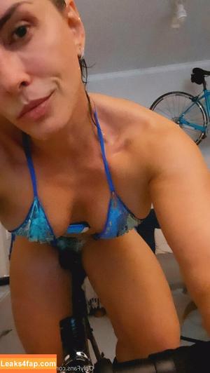 Nubia Oliver photo #0132