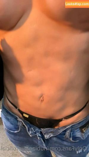 Nubia Oliver photo #0362