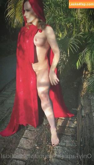 Nubia Oliver photo #0395