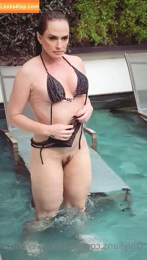 Nubia Oliver photo #0415