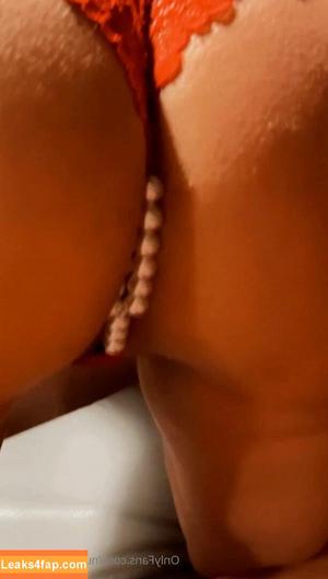 Nubia Oliver photo #0438