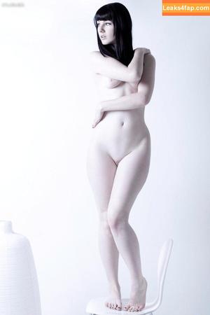 Nude-Muse photo #0876