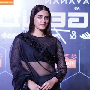 Nupur Sanon фото #0019
