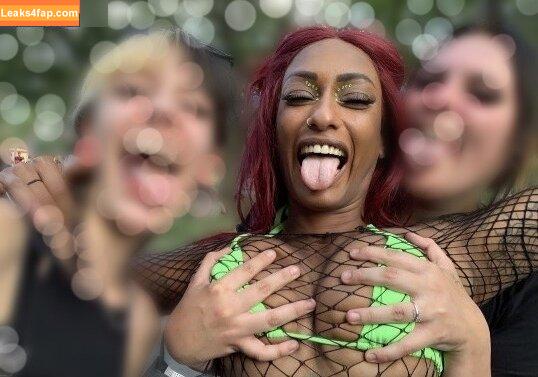Nura Habib Omer / nura leaked photo photo #0138