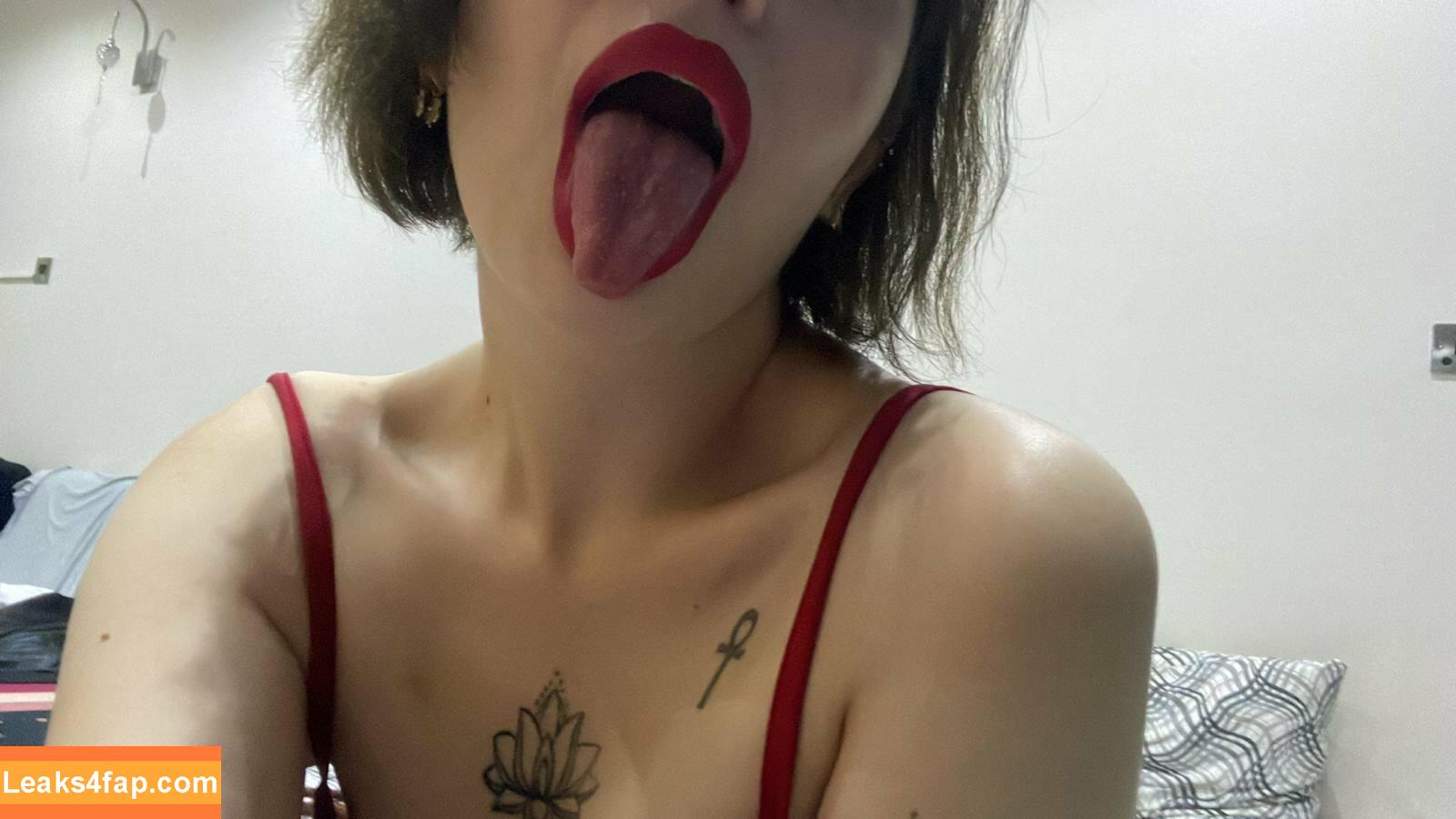 Nururkmz / 693726280 / a.nururkmz leaked photo photo #0003