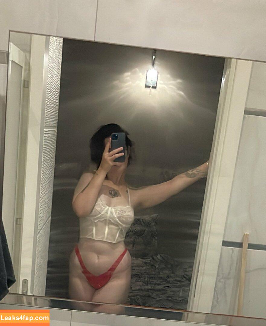 Nururkmz / 693726280 / a.nururkmz leaked photo photo #0025