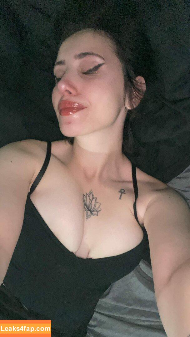 Nururkmz / 693726280 / a.nururkmz leaked photo photo #0029