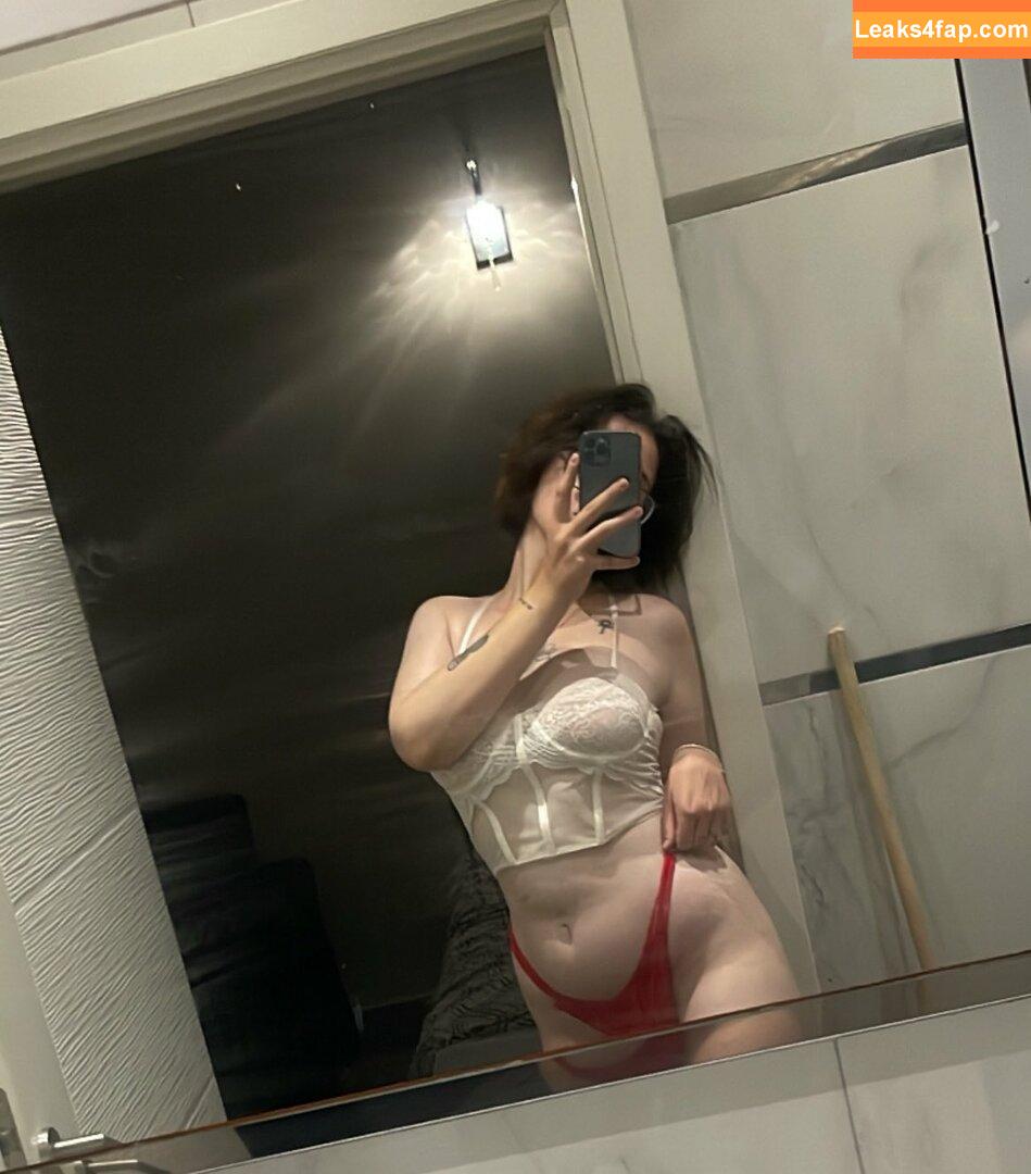 Nururkmz / 693726280 / a.nururkmz leaked photo photo #0032