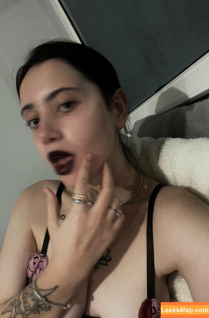 Nururkmz / 693726280 / a.nururkmz leaked photo photo #0055