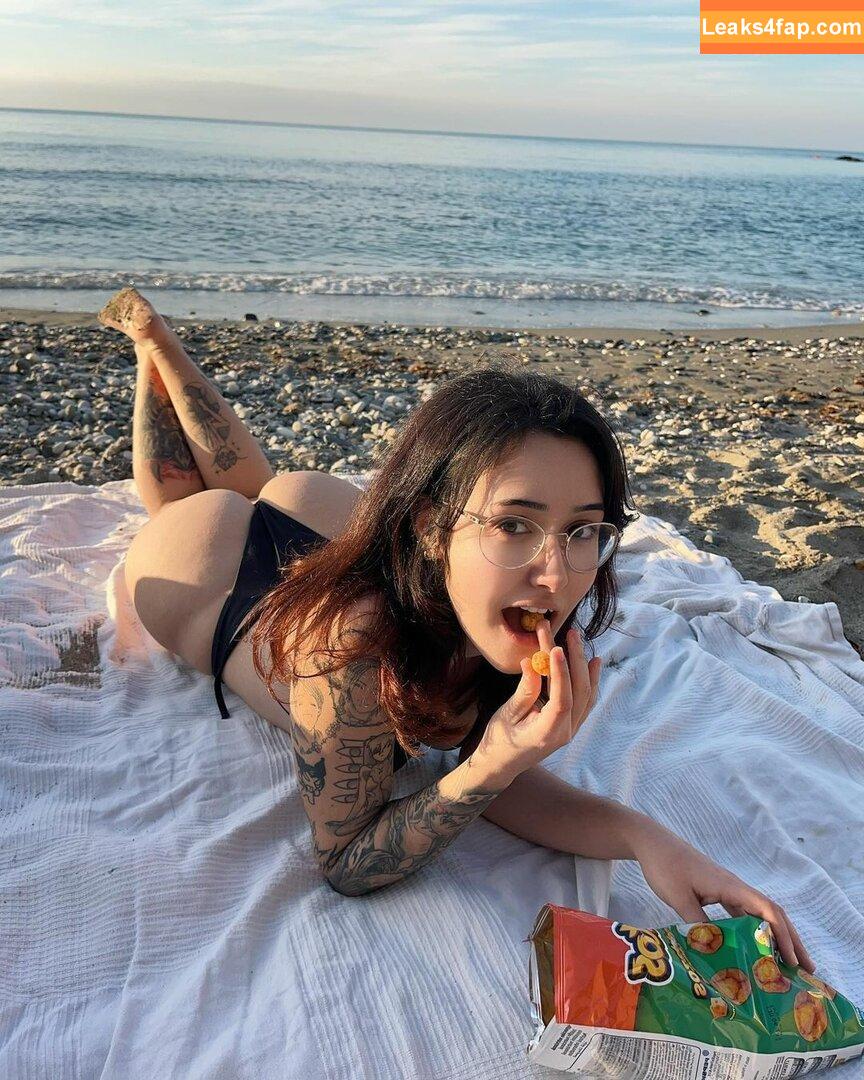 Nyukix / nyukix_ / omgcosplay leaked photo photo #0871