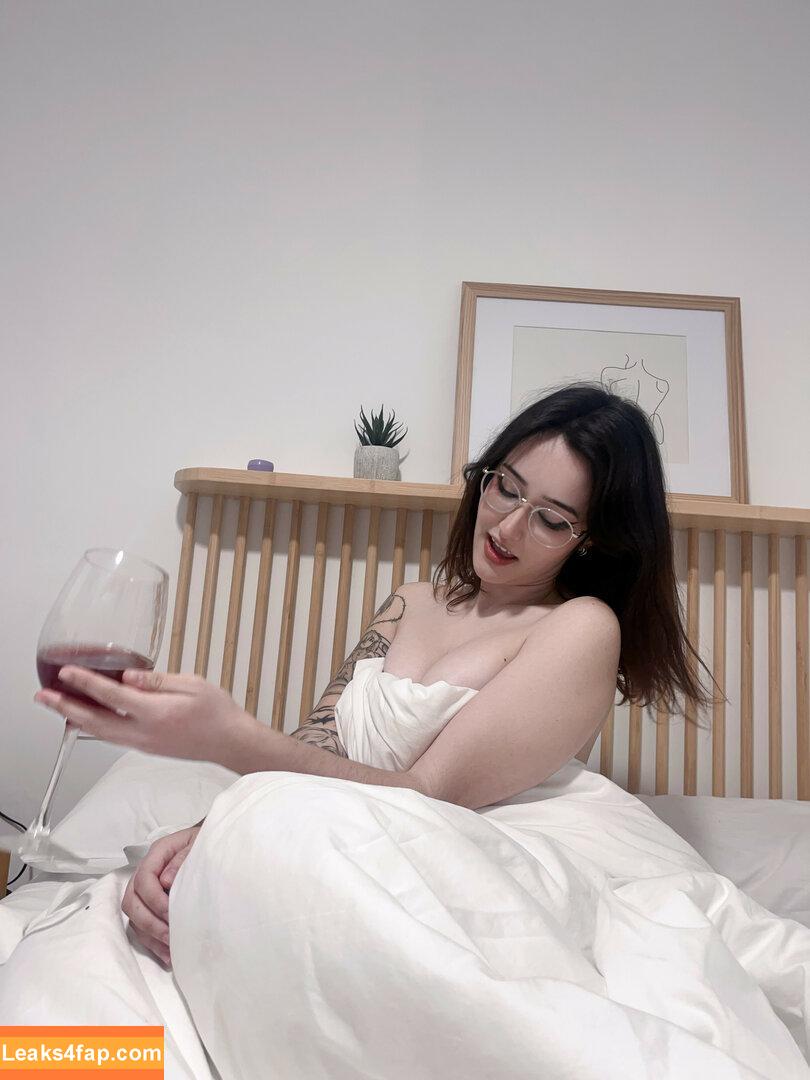 Nyukix / nyukix_ / omgcosplay leaked photo photo #0884